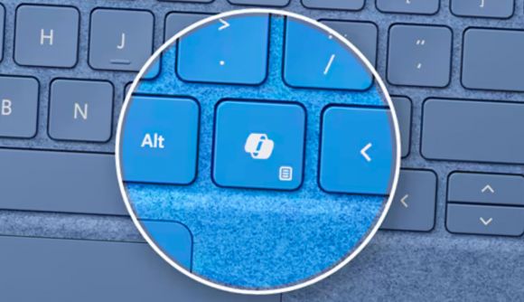 Detailansicht der Copilot-Taste auf dem Microsoft Surface Pro Flex Keyboard – Bluetooth-Tastatur mit AI-Funktionen, kompatibel mit Surface Pro 8, 9, 10 und 11