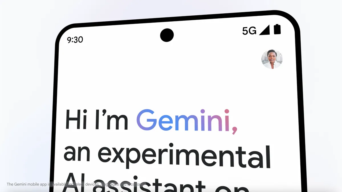 Smartphone-Bildschirm mit Text 'Hi I'm Gemini, an experimental AI assistant'. Google Gemini ist jetzt in Deutschland für Android und iOS verfügbar.